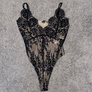 Fashion nova lace bodysuit